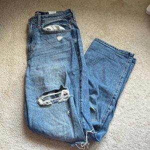 hollister distressed light wash jeans